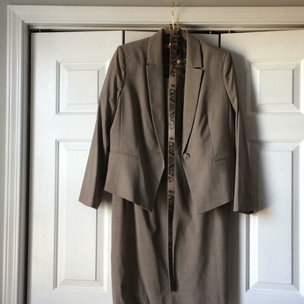 Two piece professional dress w jacket.